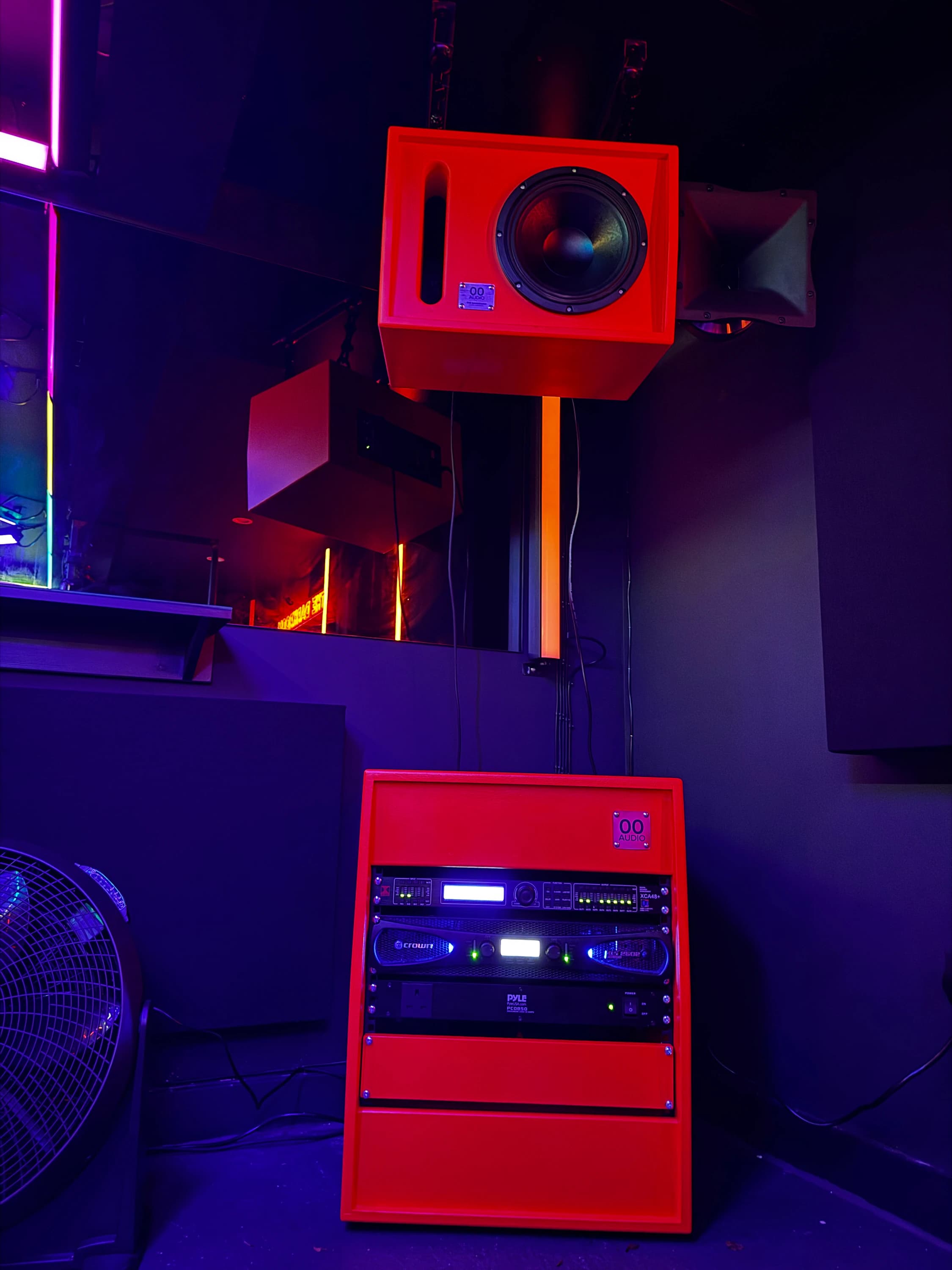 The Darkroom finished amp rack and top