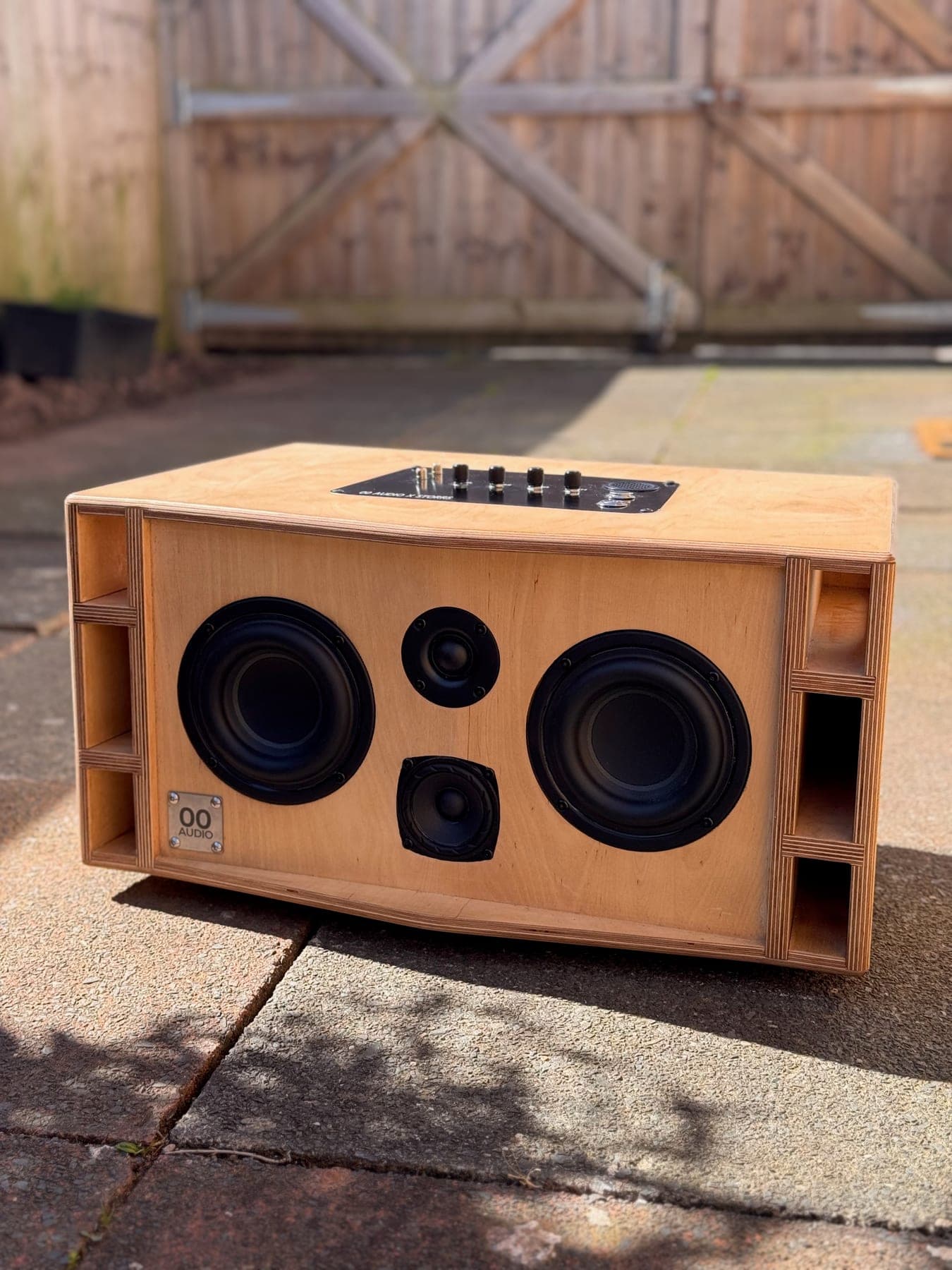 00 Audio × Storrs all-in-one Bluetooth unit